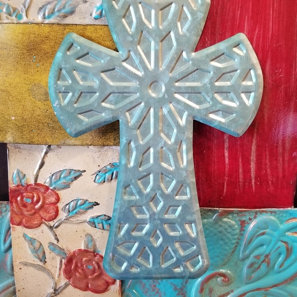 TEXTURED 3D METAL CROSS WALL ART DECOR - Picture 2 of 11